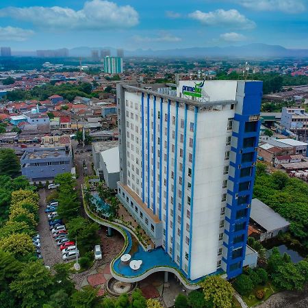 Hotel Primebiz Cikarang Exterior foto
